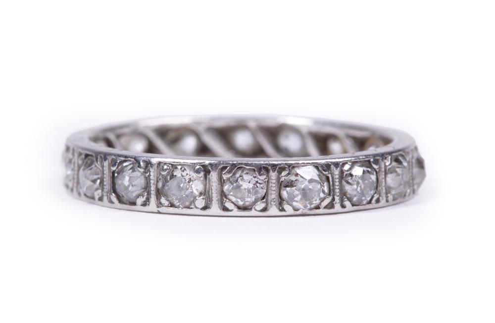 14 KT WHITE GOLD AND DIAMOND ETERNITY 2e2fe5