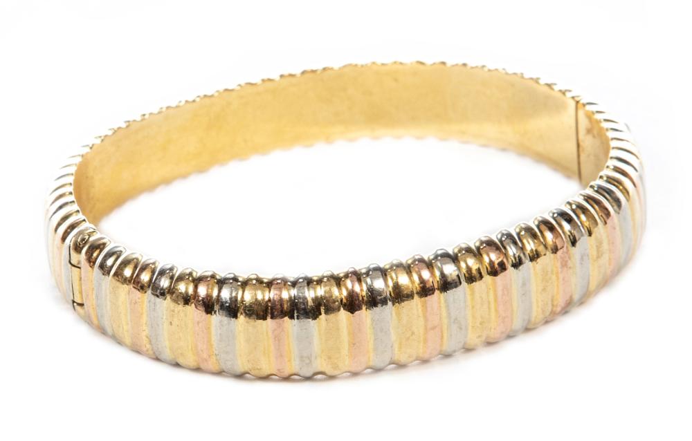 18 KT TRICOLOR GOLD REEDED BANGLE 2e2fed