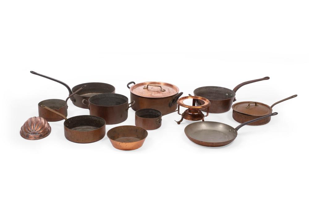 ELEVEN FRENCH COPPER POTS AND PANSEleven 2e31a0
