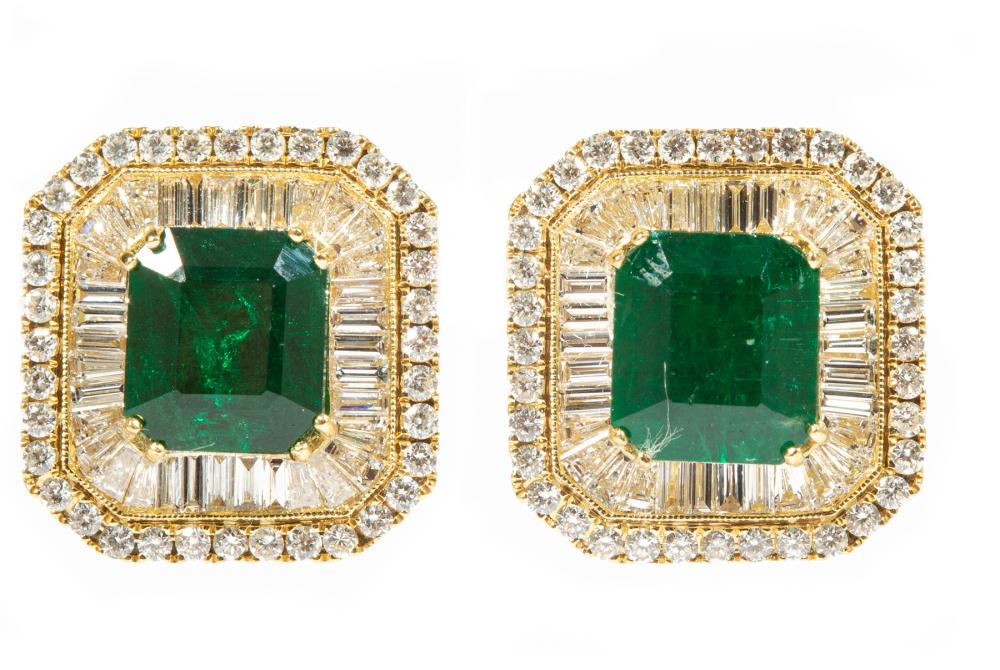 YELLOW GOLD EMERALD DIAMOND EARRINGSPair 2e3224