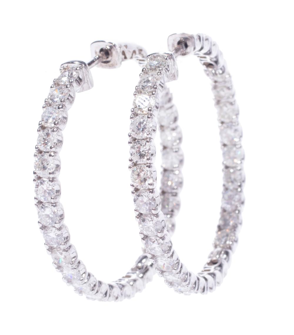 14 KT WHITE GOLD AND DIAMOND HOOP 2e323a