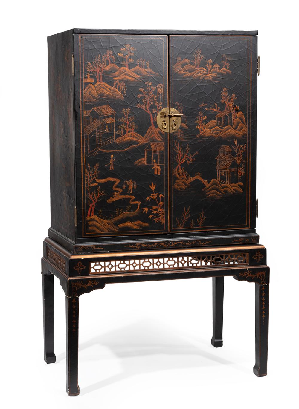 CONTEMPORARY CHINOISERIE-DECORATED