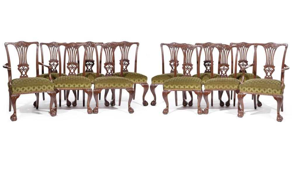 TWELVE CARVED MAHOGANY DINING CHAIRSTwelve 2e33f4