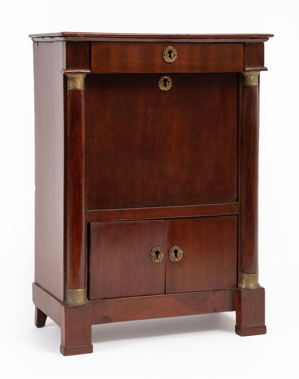 MINIATURE MAHOGANY SECRETAIRE A 2e3449