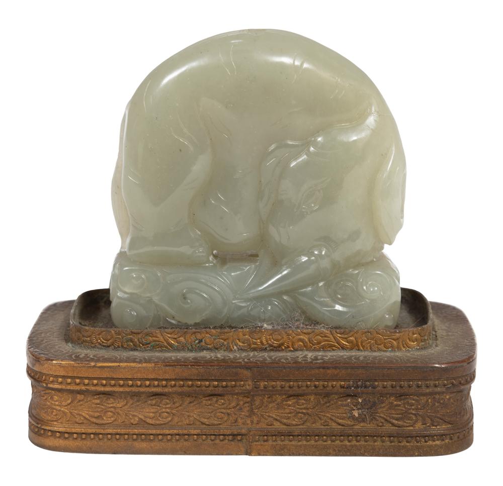 CHINESE GRAYISH CELADON JADE FIGURE 2e35cc