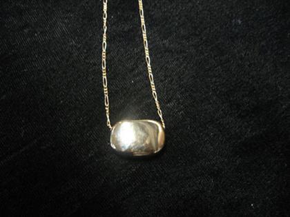 14 karat yellow gold Bean necklace 49f04