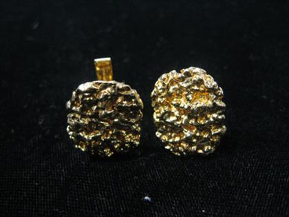 Gentleman's gold nugget cufflinks,