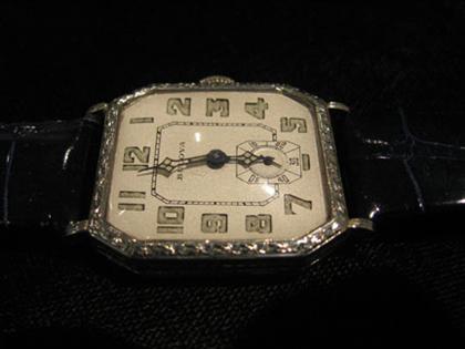 Gentleman s Bulova wristwatch  49f25