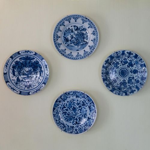 FOUR BLUE AND WHITE DELFT PLATESUnmarked 9 2e397b