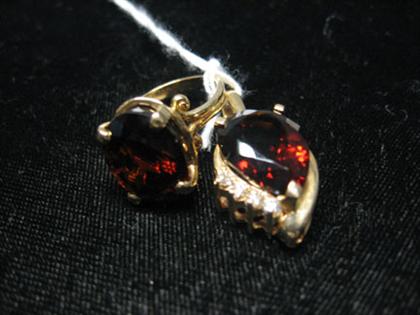 Garnet pendant and ring    Set into