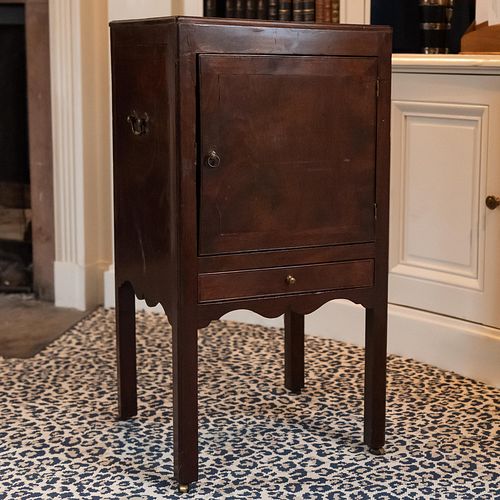 GEORGE III STYLE MAHOGANY BEDSIDE 2e3a22