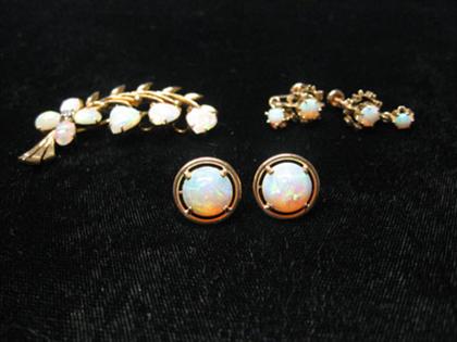 Set of opal jewelry two pairs of 49f74