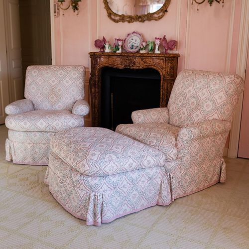 PAIR OF PRINTED LINEN UPHOLSTERED 2e3a9c