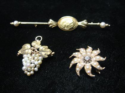 Three pins with pearls Grape 49f7b