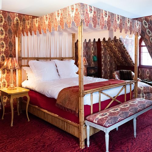FOUR POSTER BAMBOO AND PRINTED COTTON