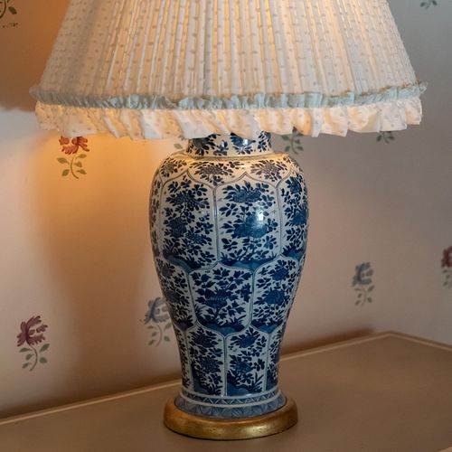 CHINESE BLUE AND WHITE PORCELAIN