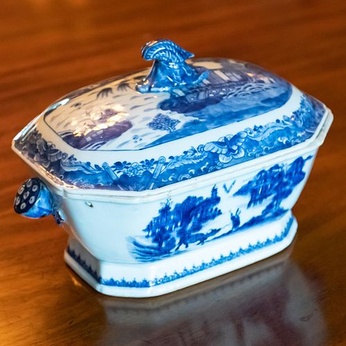 CHINESE EXPORT BLUE AND WHITE PORCELAIN 2e3b14