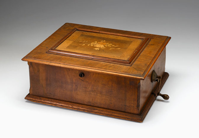 German Polyphon walnut case music box