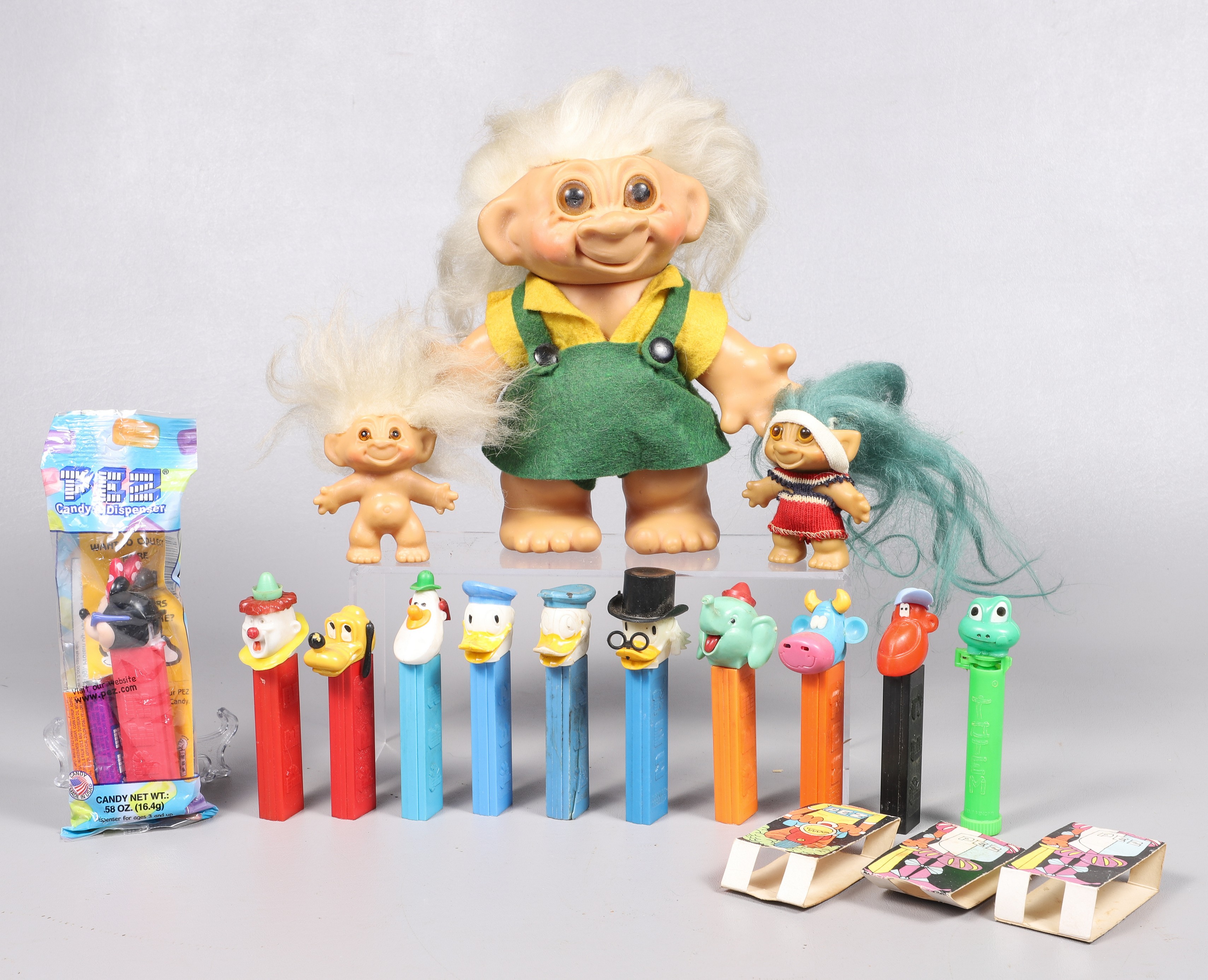 Vintage pez dispensers and troll 2e1640