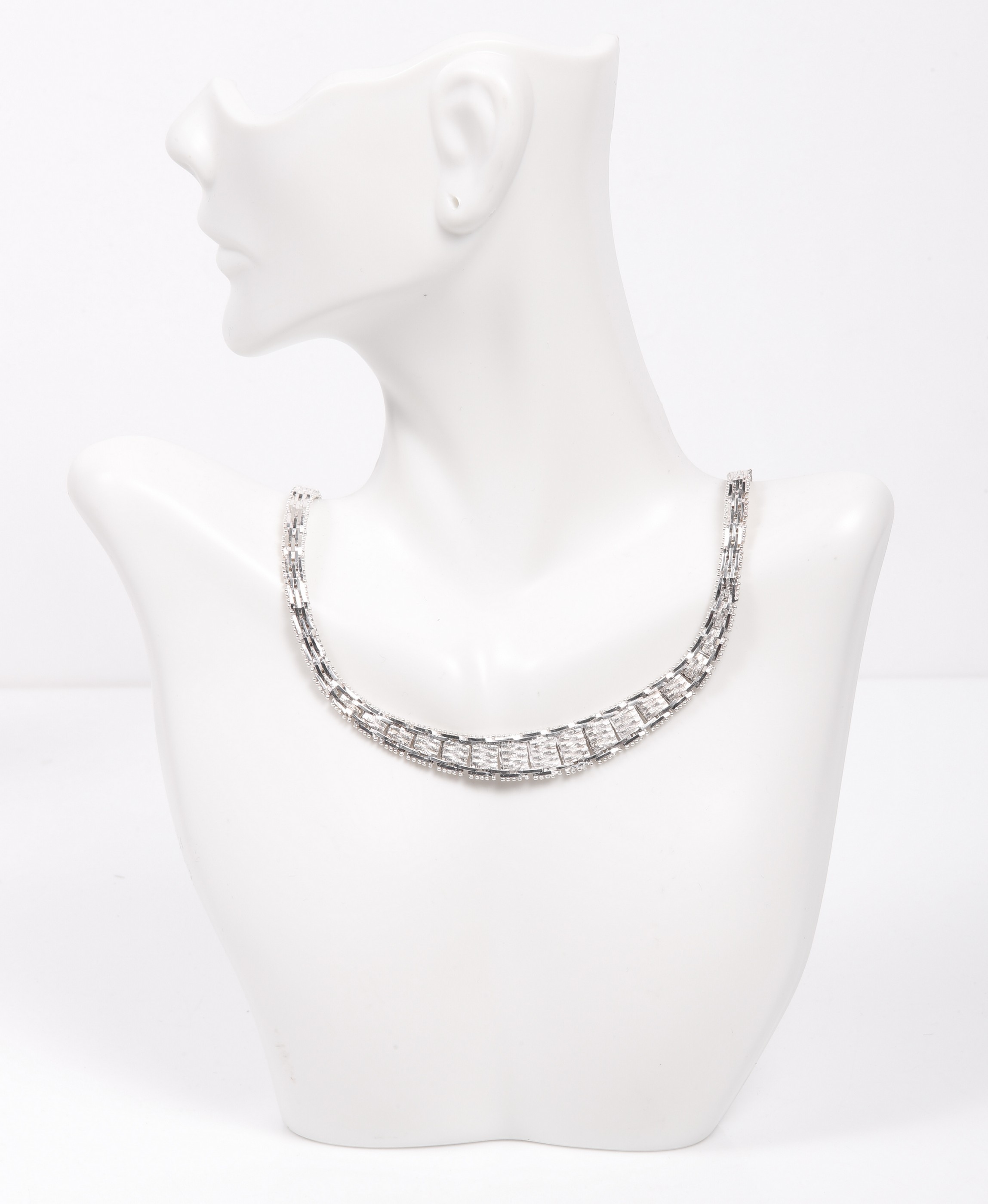 Sterling flat necklace, 20 DWT,