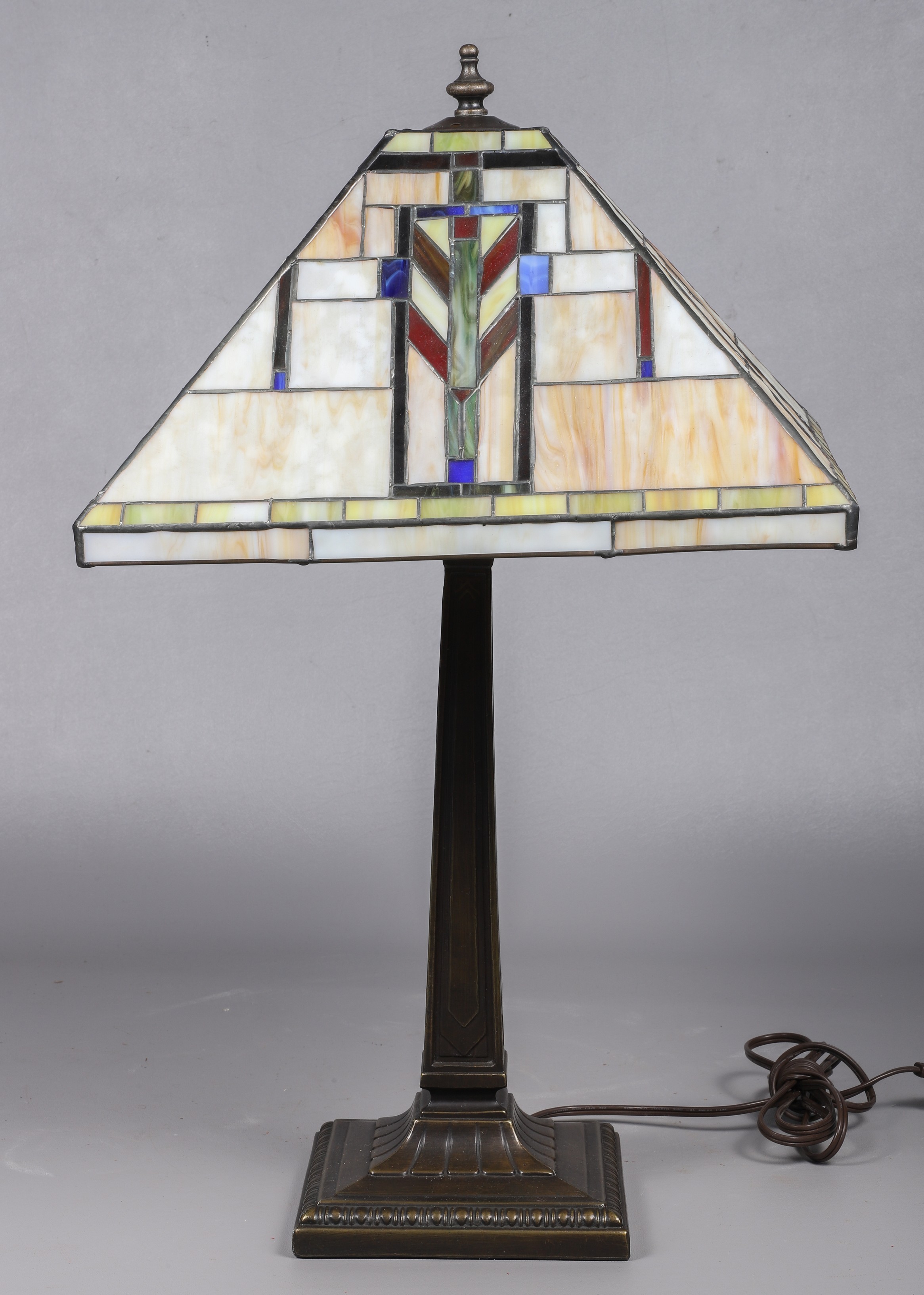 Arts and Crafts style leaded stained 2e171a