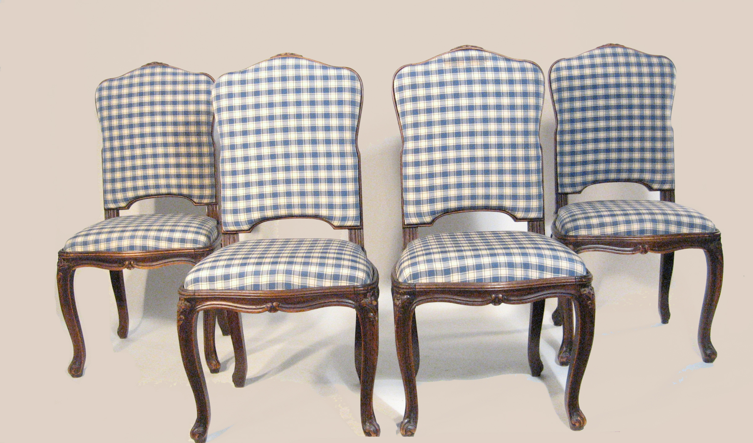 Set of four Louis XV style walnut 49bfa