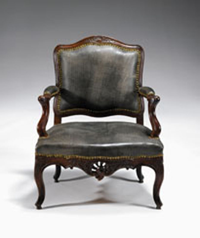 Provincial Louis XV walnut fauteuil 49bfb