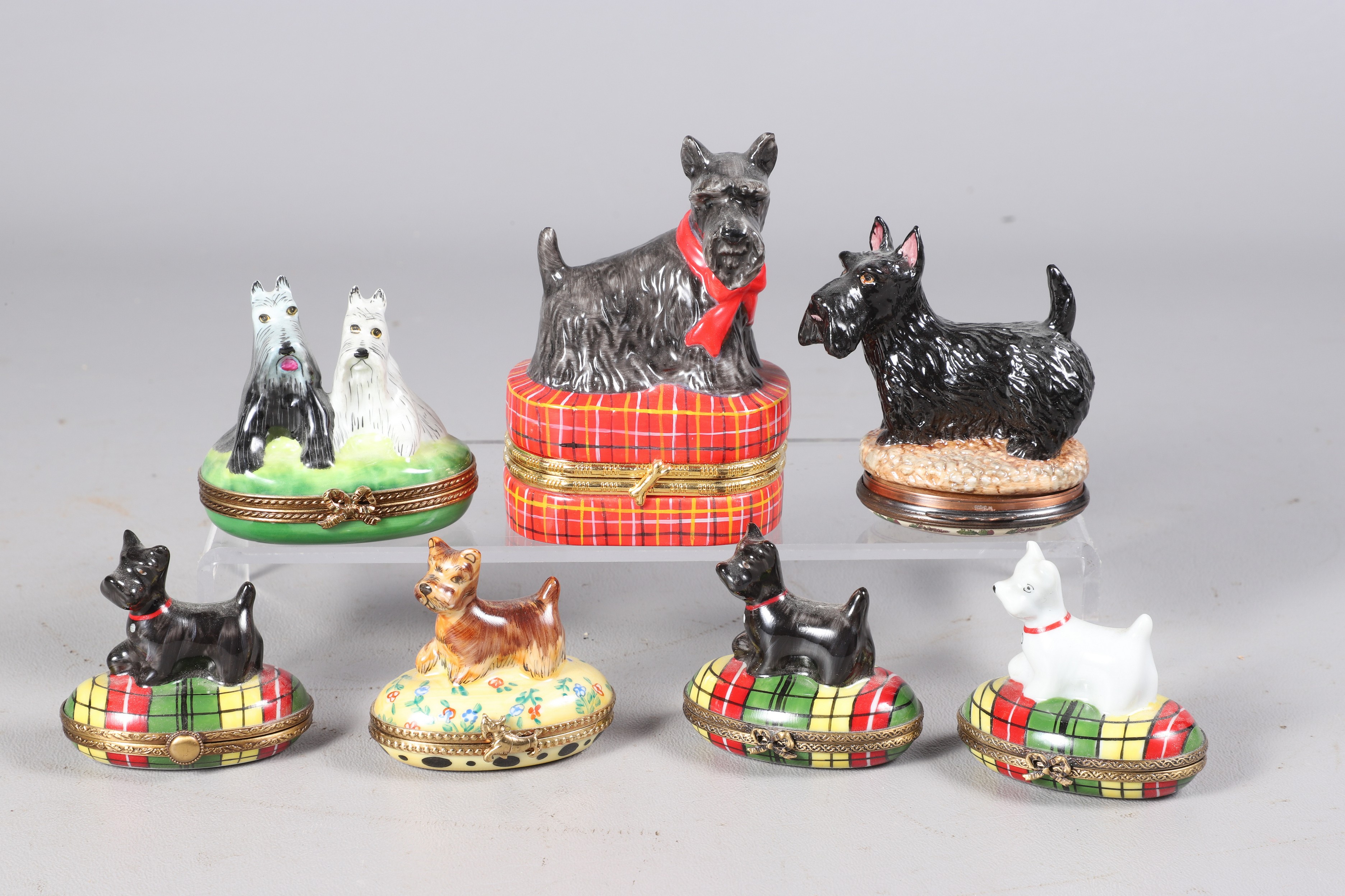 (7) Scottish Terrier (Scotty) dog