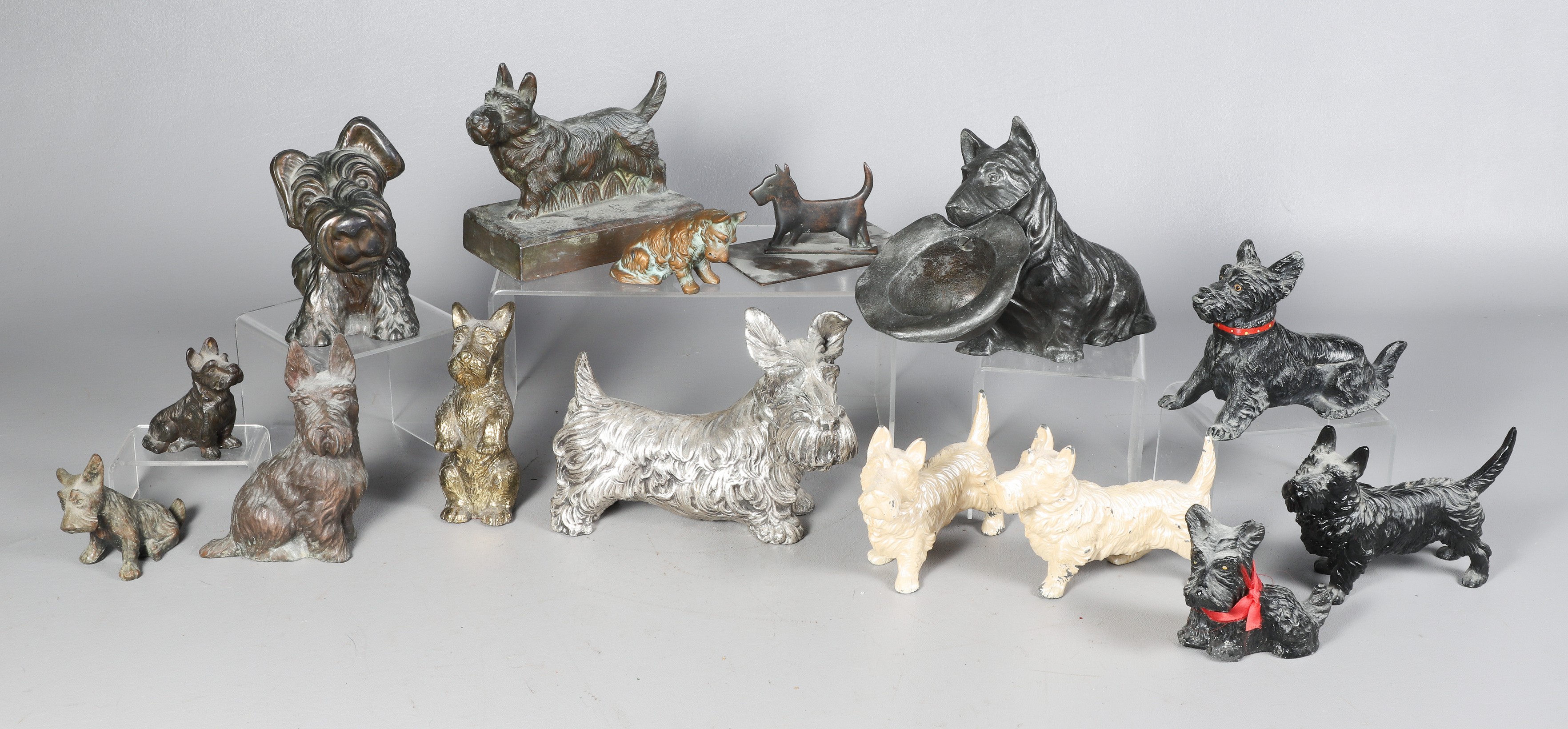 (16) Metal Scottish Terrier (Scotty)