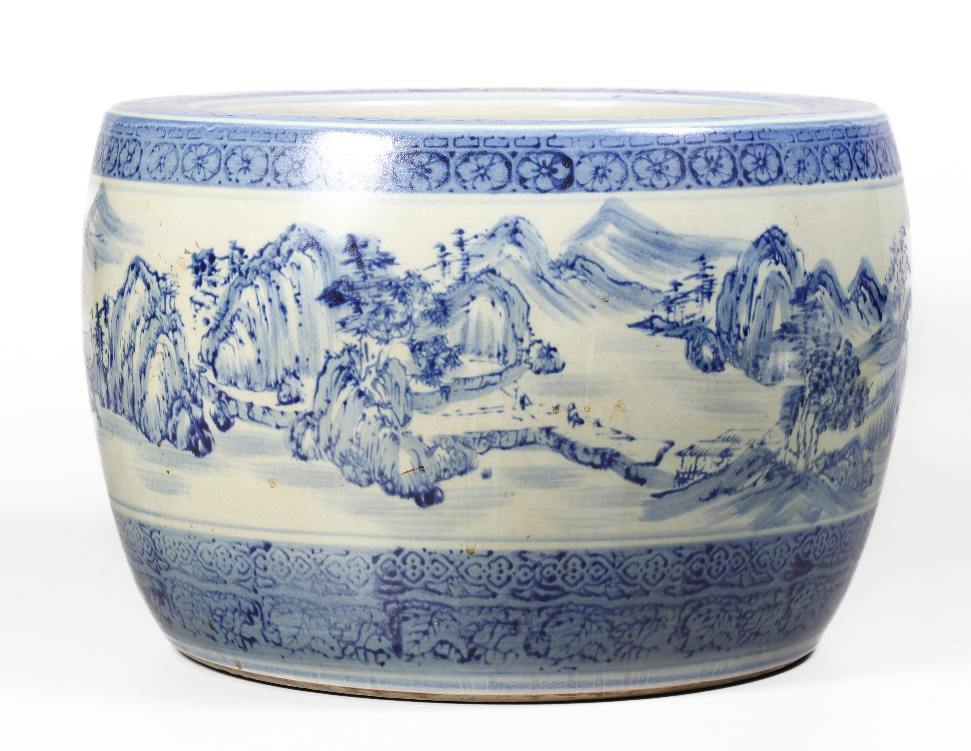 Asian style blue decorated pottery 2e18e4