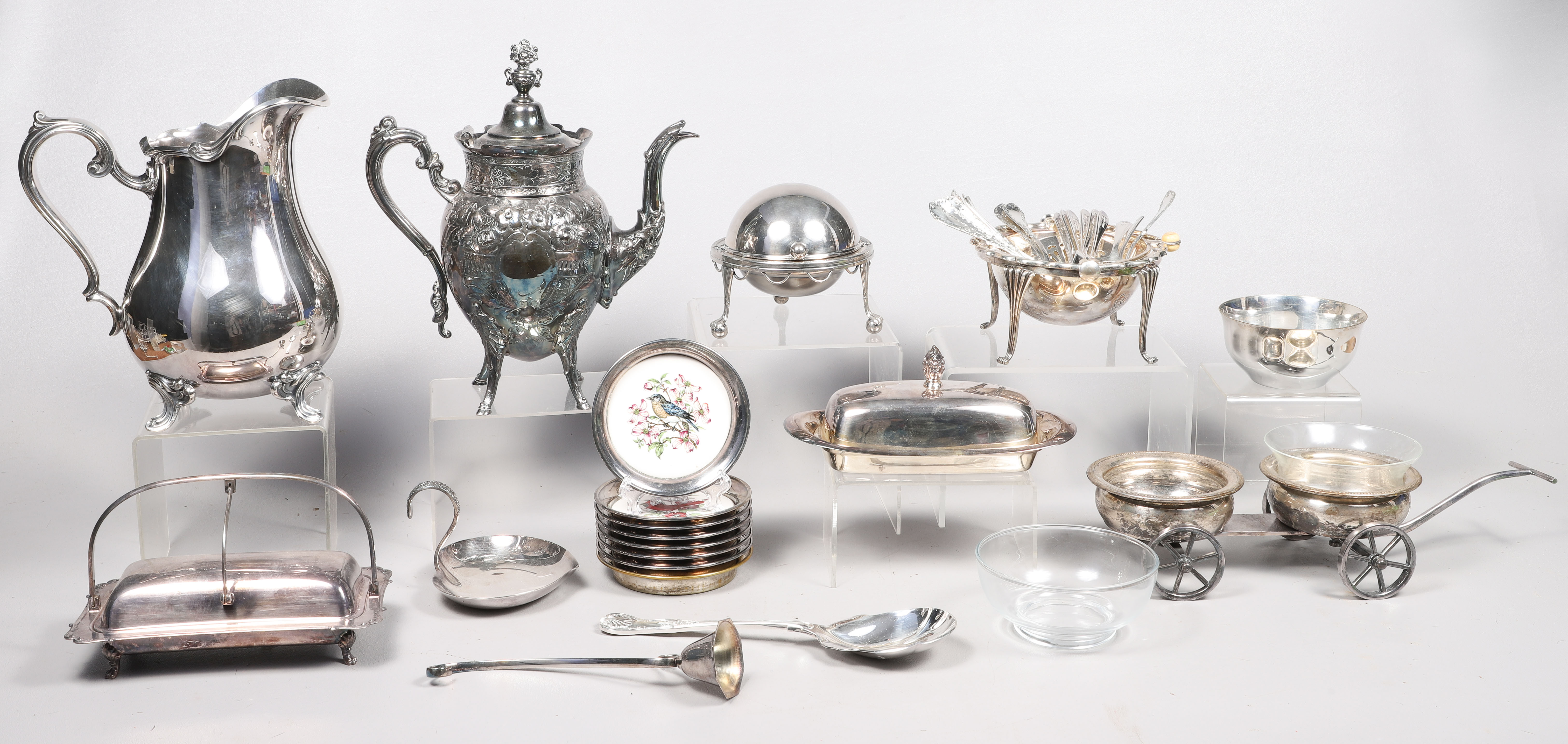 Large lot of silver plate including 2e18fb