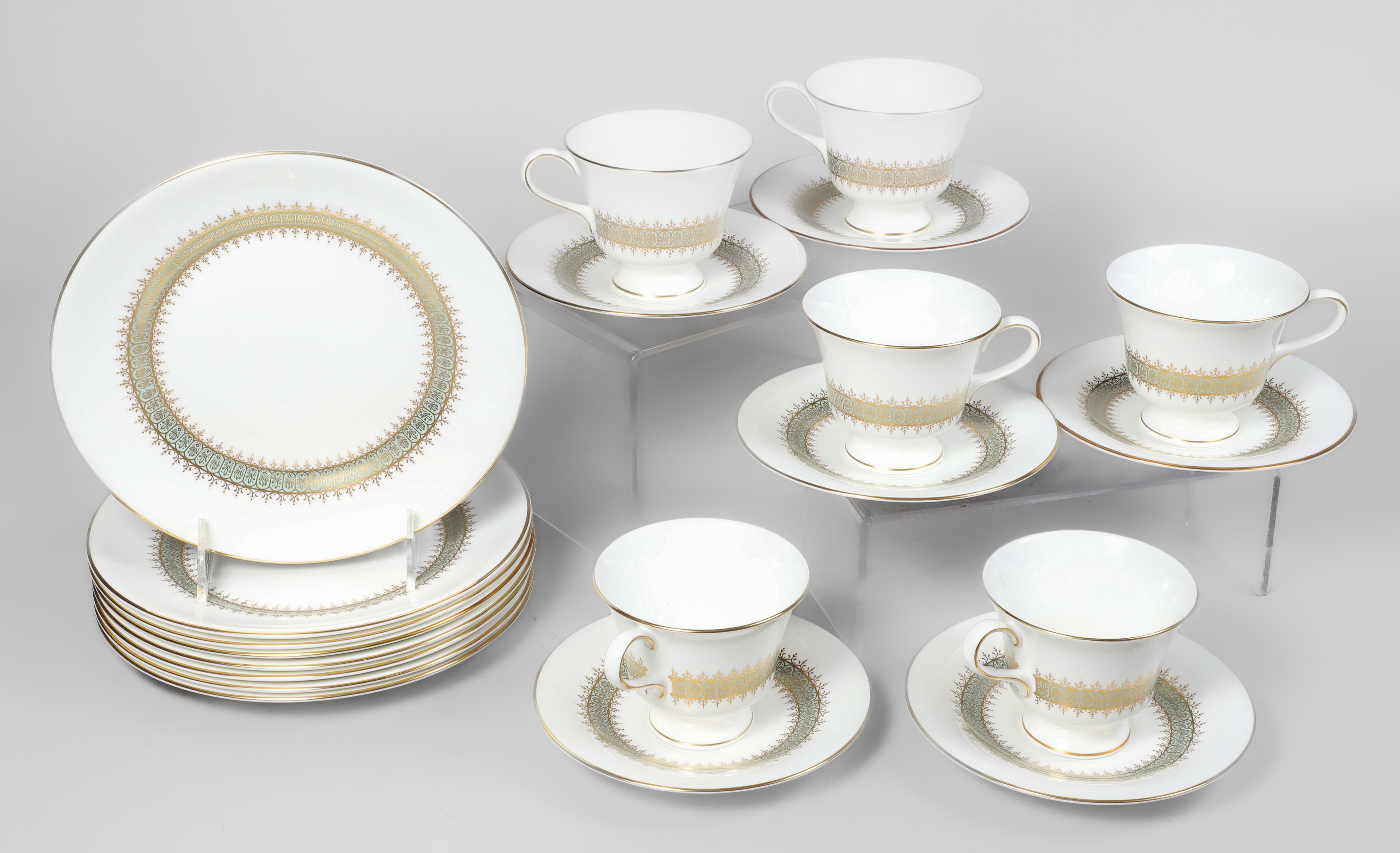  20 Pcs Wedgwood porcelain dinnerware  2e192c