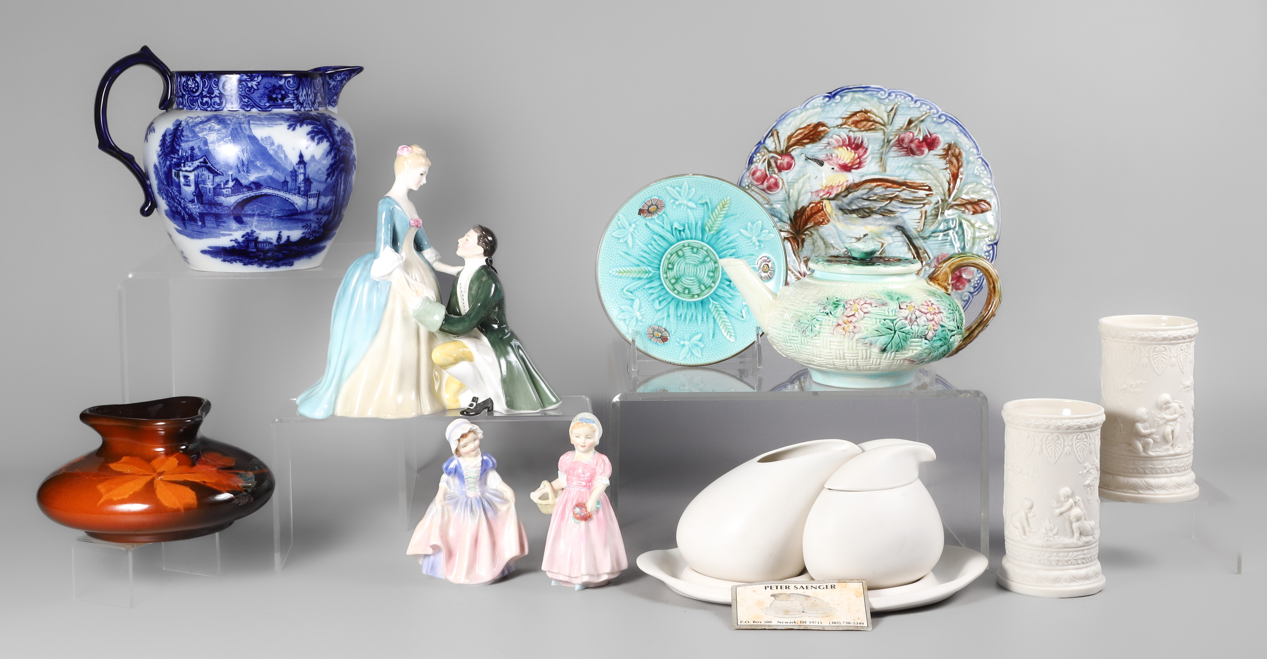 (10) Porcelain figures and table