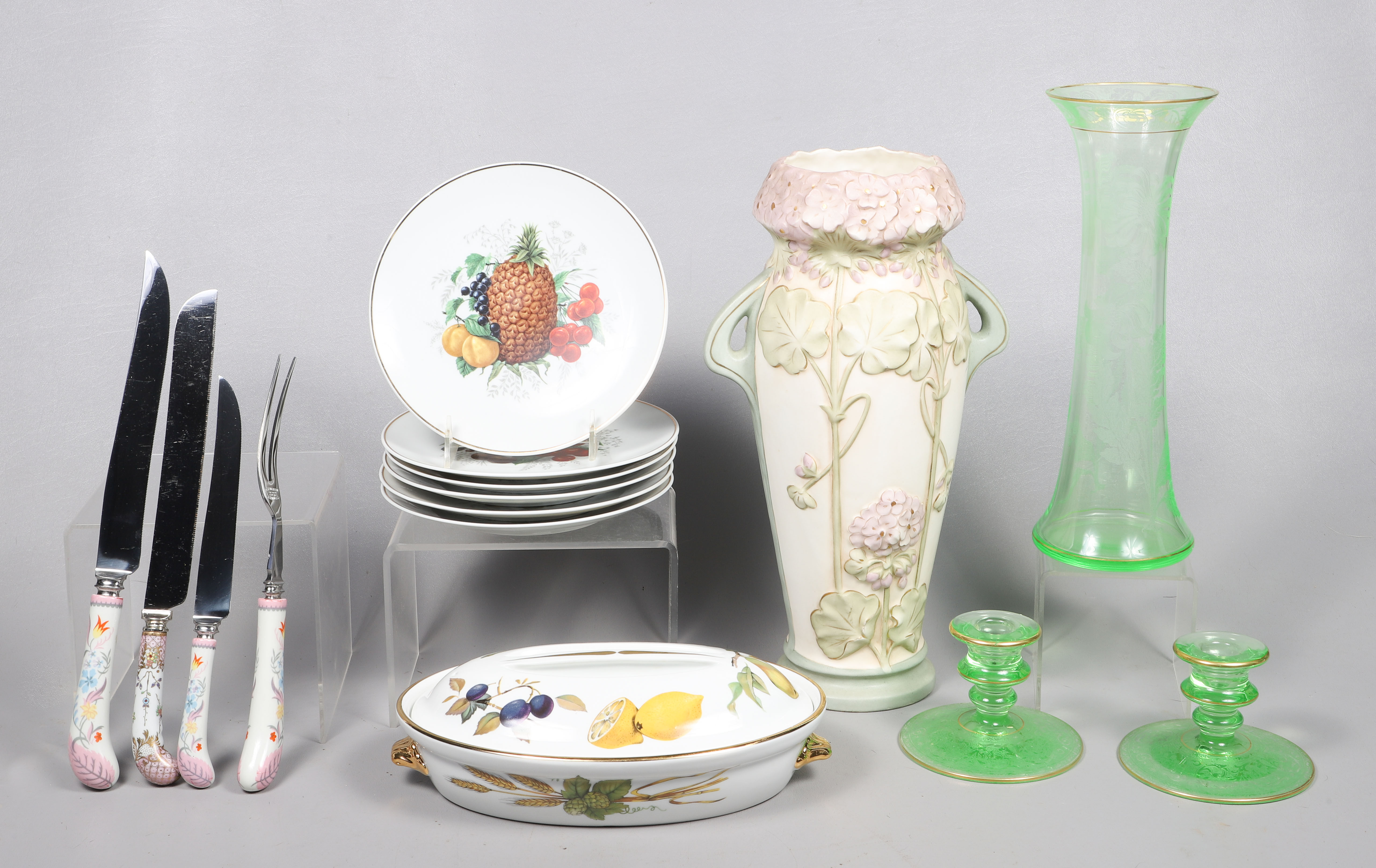 (15) Pcs porcelain & glass, c/o Royal