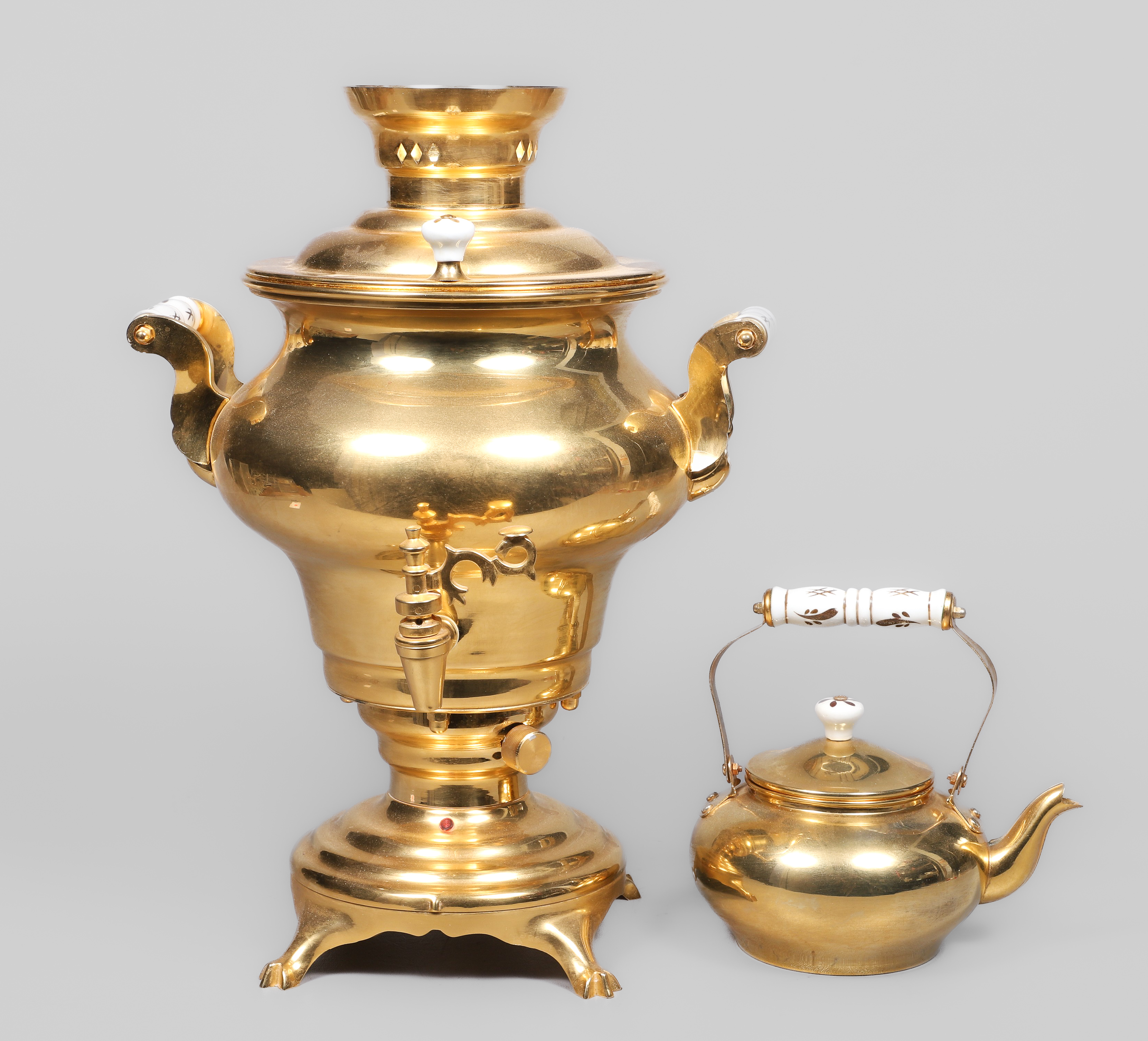 Git metal samovar with teapot, porcelain