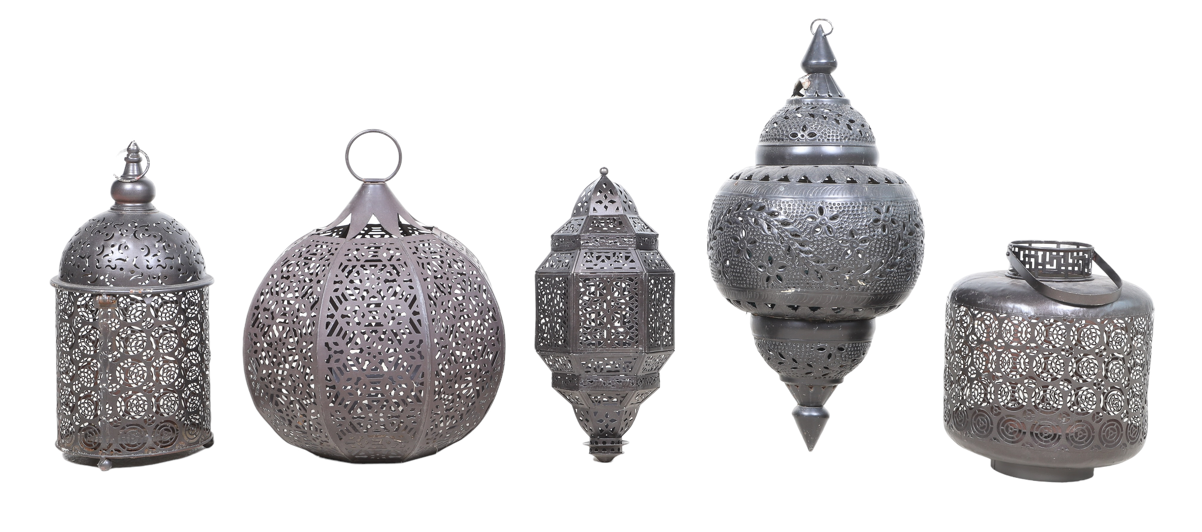  5 Pierced metal garden lanterns  2e1a57