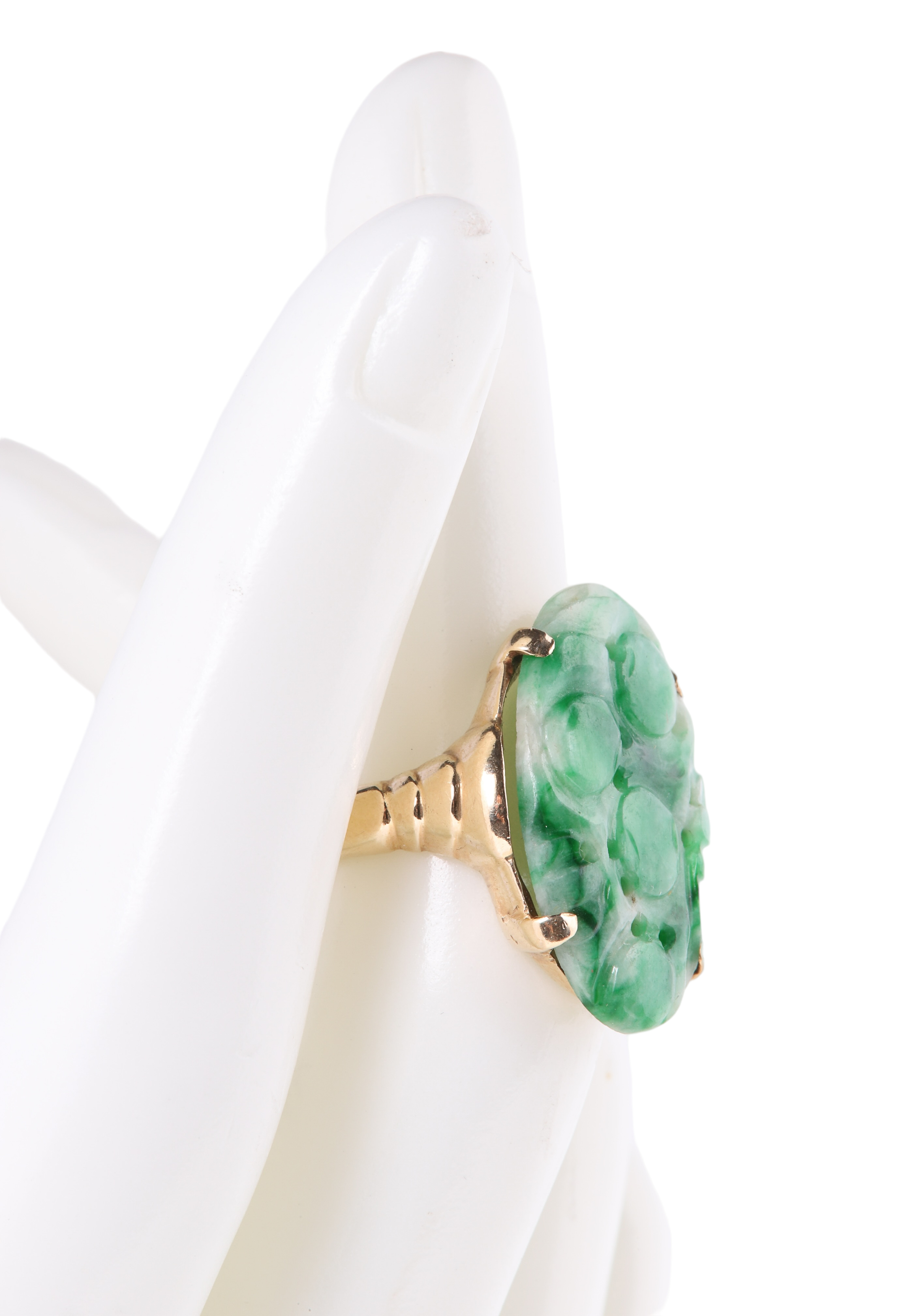 14K pierced jade ring scalloped 2e1a67