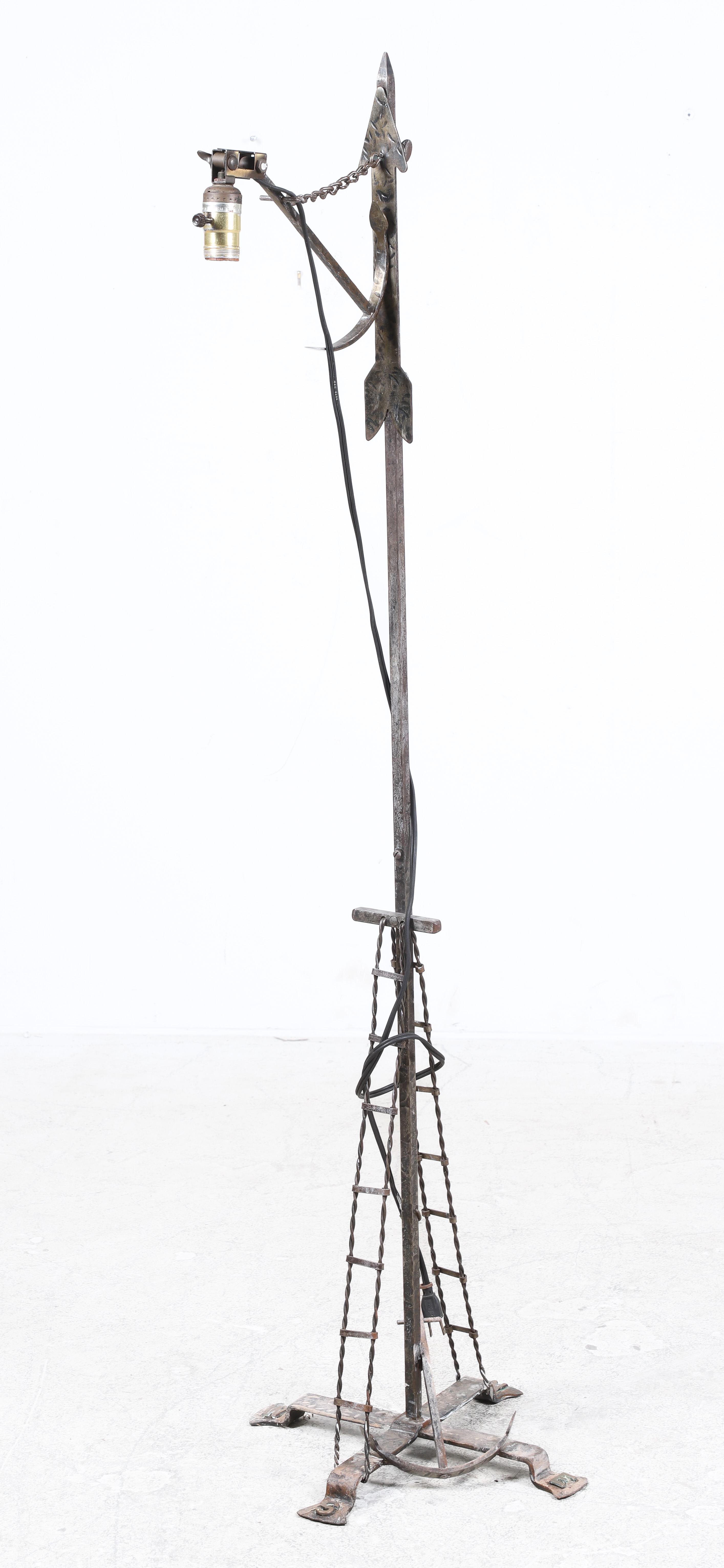 Nautical iron floor lamp base 2e1aef