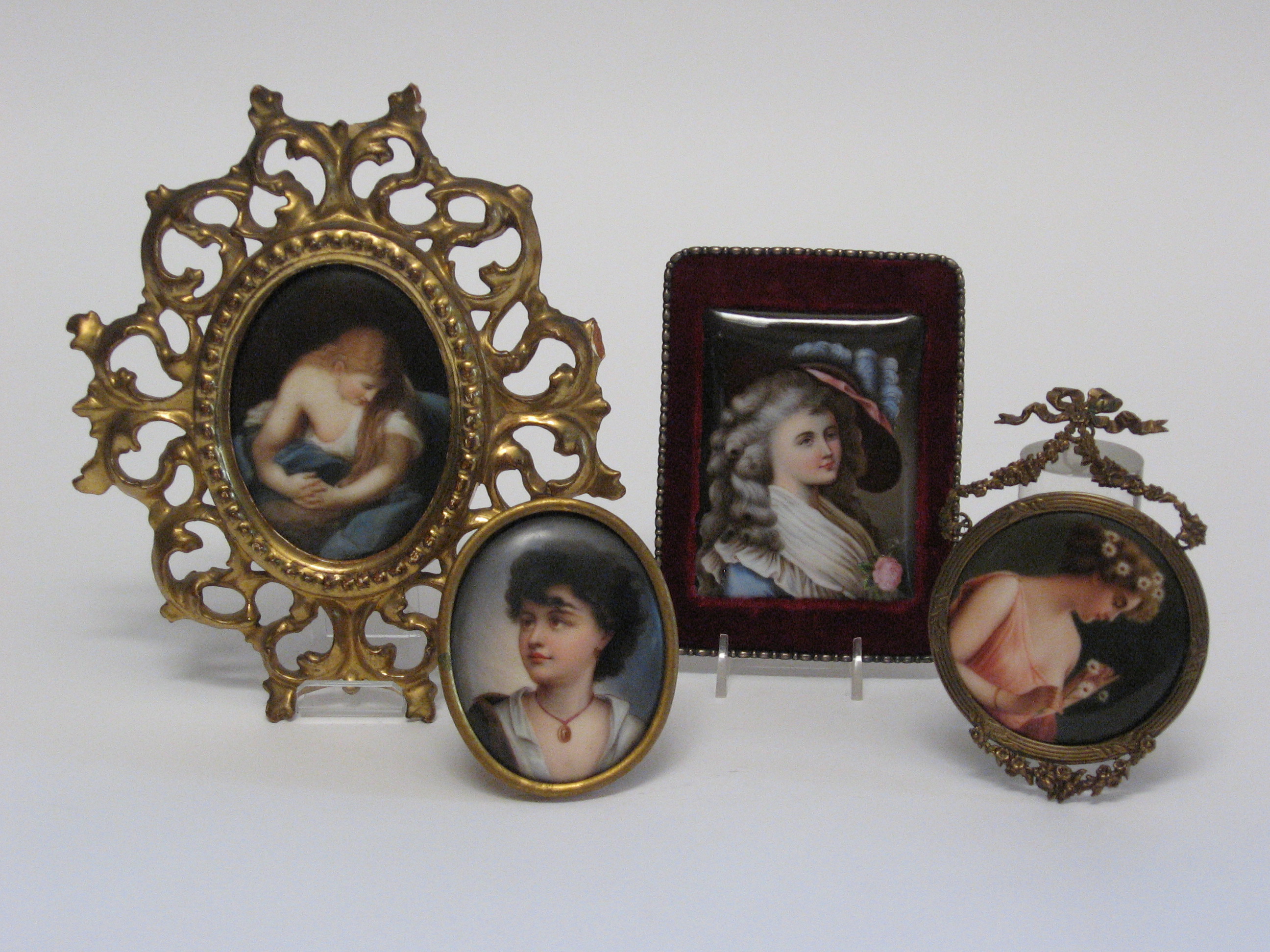 Group of four small Berlin porcelain 49c6f