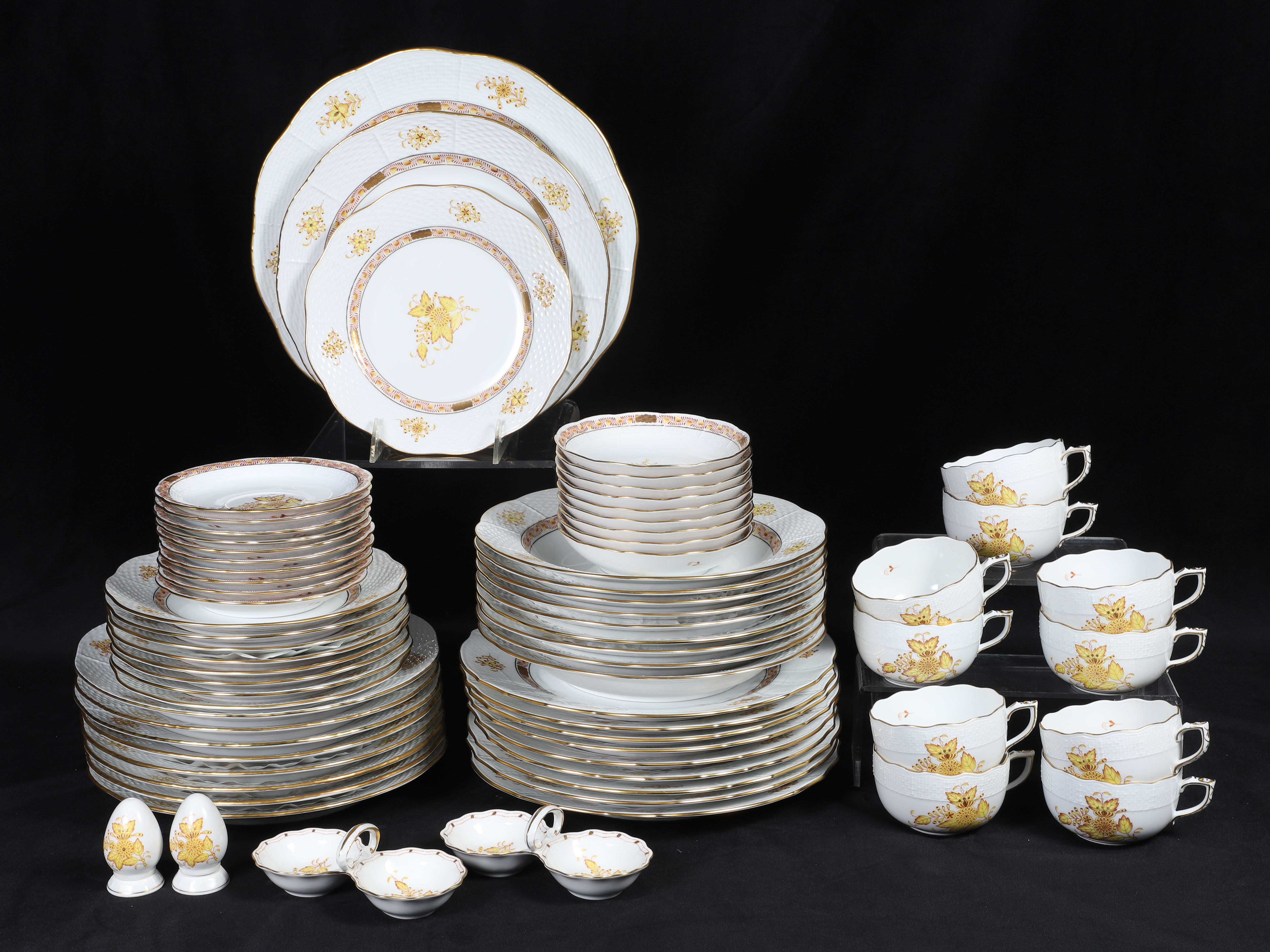  78 Herend Chinese Bouquet Dinnerware 2e1c6a