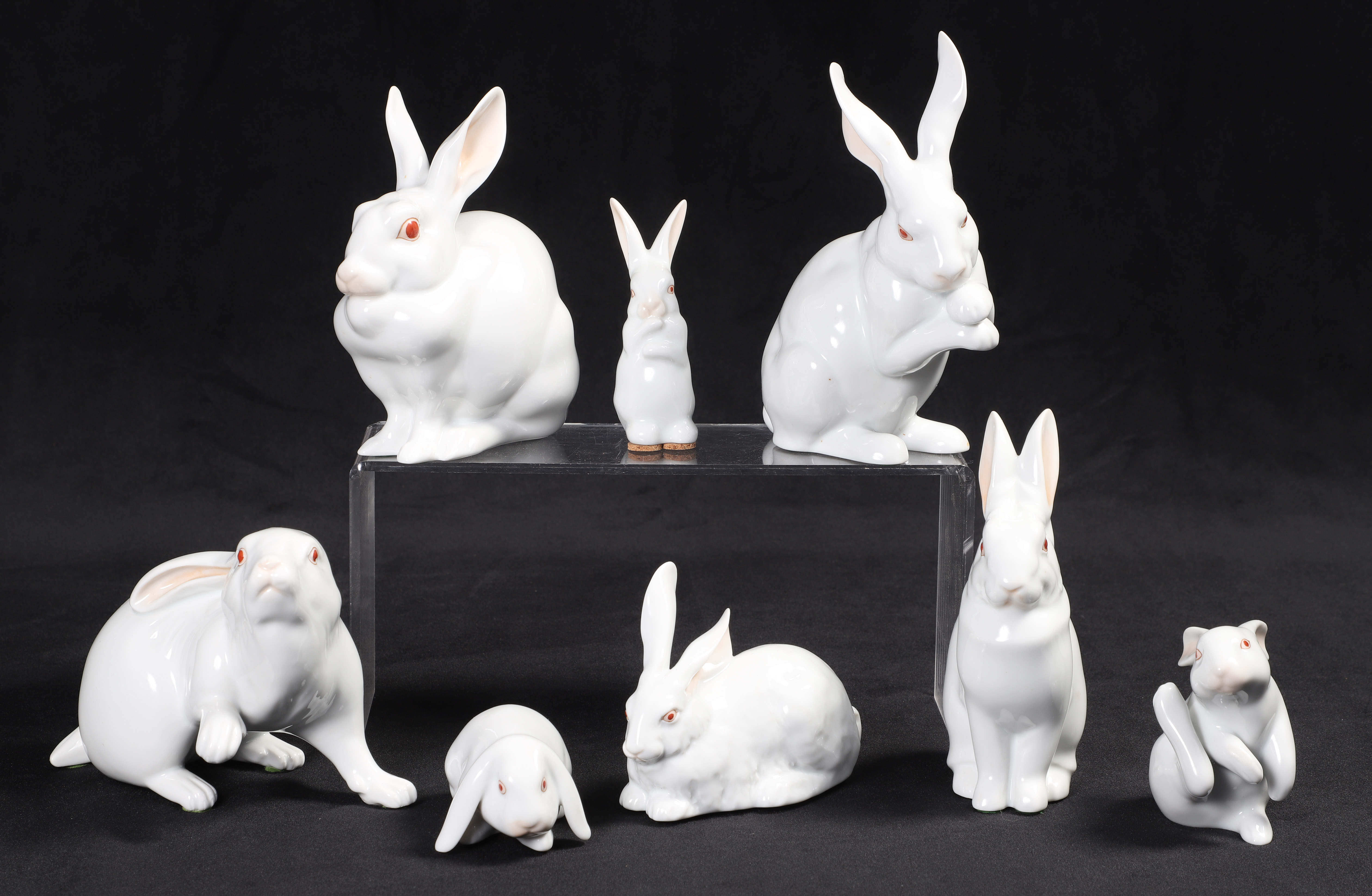  8 Herend Hungary porcelain rabbits  2e1c6d