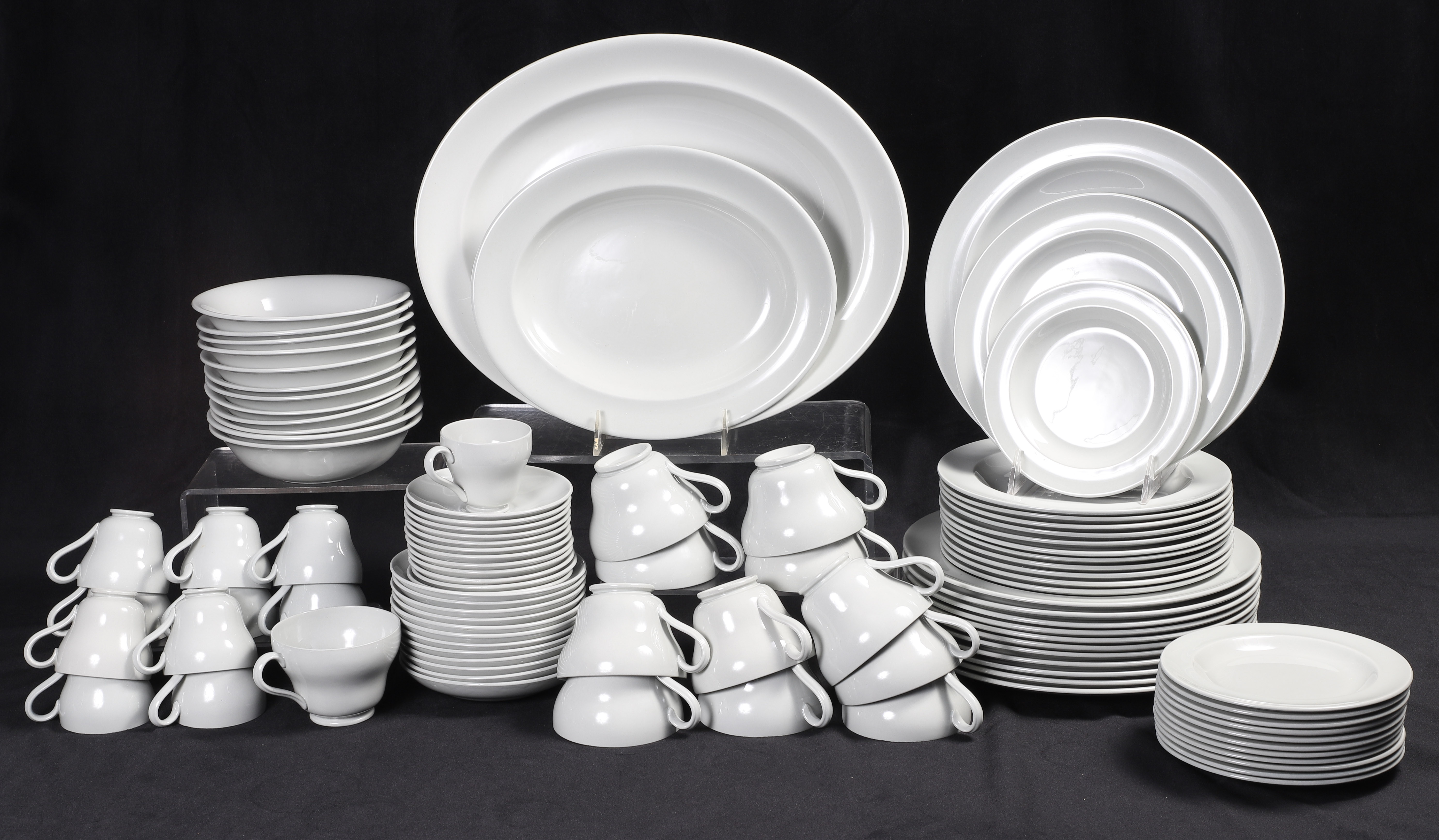 (97) Pcs Wedgwood porcelain dinnerware,