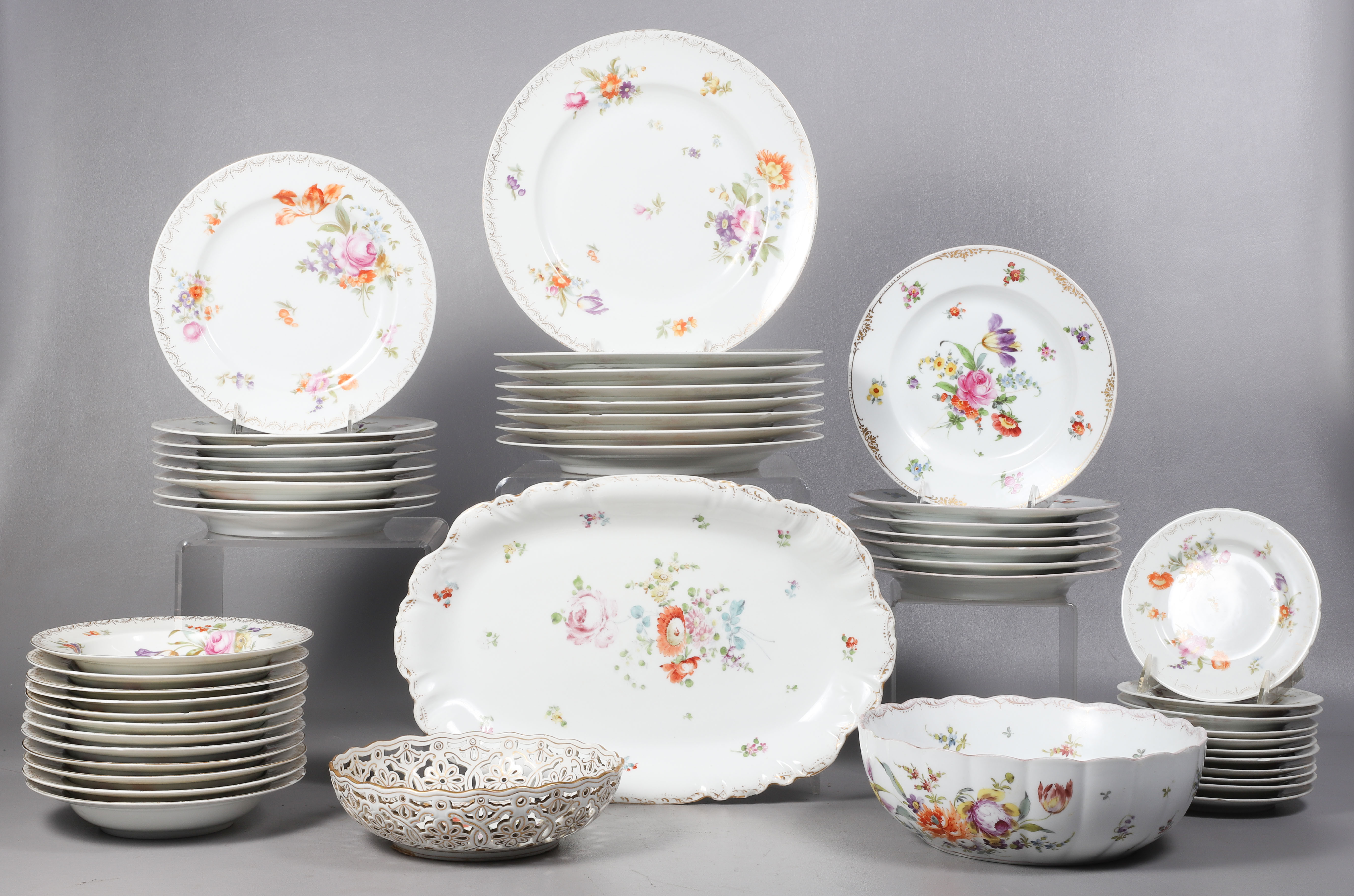 Dresden plates, bowls and style