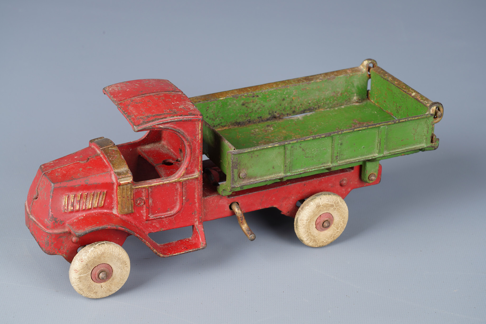 Hubley Cast Iron Dump Truck, original