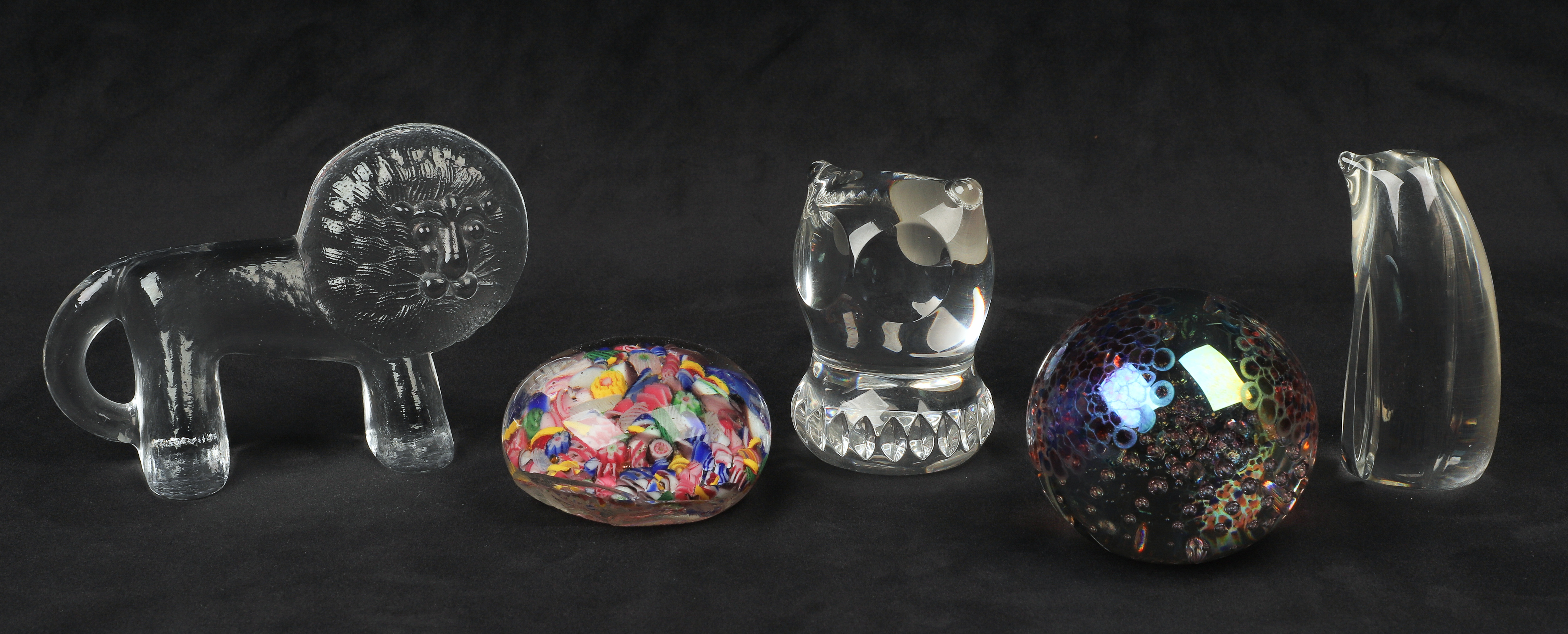  5 Art glass paperweights c o 2e2389
