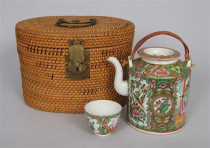 Chinese export rose medallion teapot