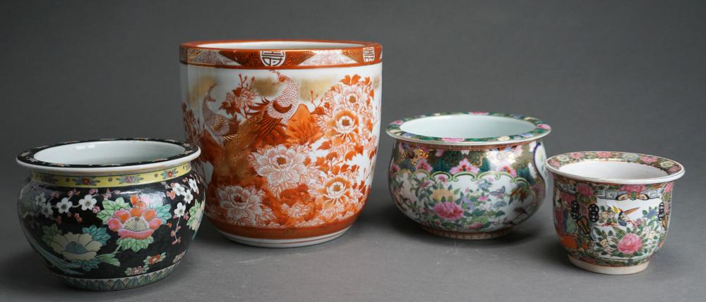 FOUR CHINESE PORCELAIN JARDINIERES  2e4beb