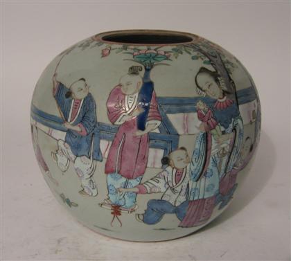 Chinese ginger jar    Of spherical