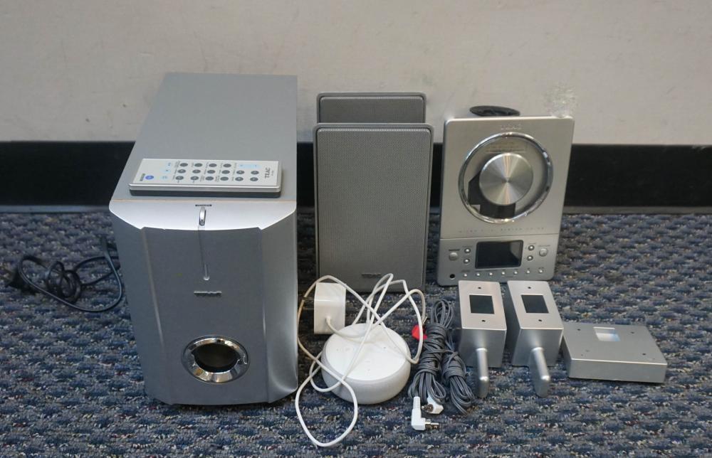 COLLECTION OF AUDIO EQUIPMENT INCLUDING