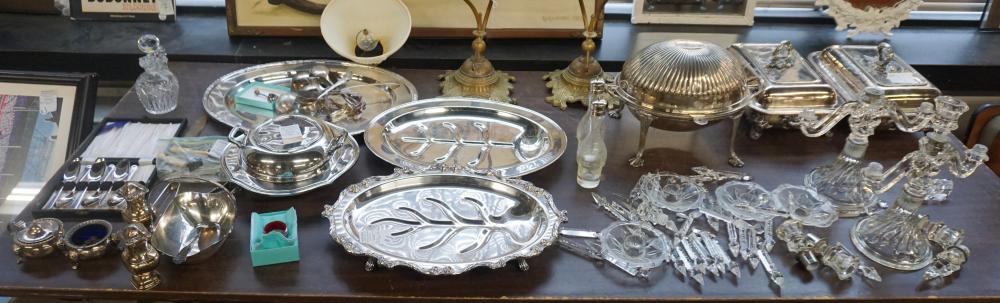 COLLECTION OF ASSORTED SILVERPLATE 2e4db3
